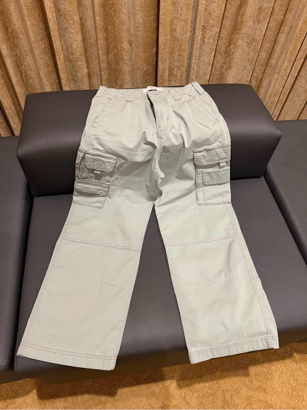 Hollister Men's Cargo Pants in Light Gray - Relaxed Utility Fit